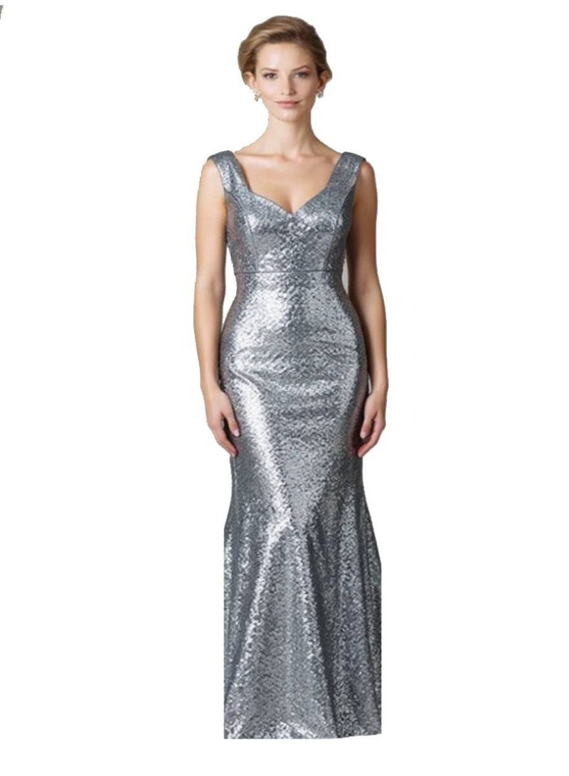 Evening dress made of shimmering sequins with straps at the chest